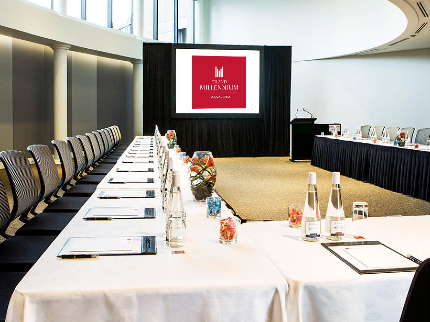 Round Table Seating Arrangement In A Typical Conference Room   Meetingsnz Conference Set Up Style 